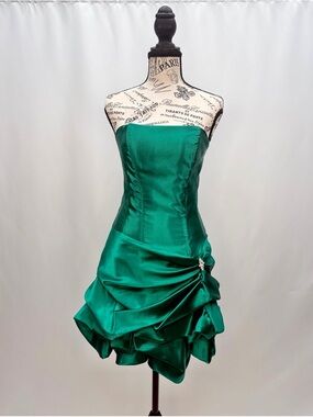 Jessica McClintock Strapless Emerald Green Satin Cocktail Dress